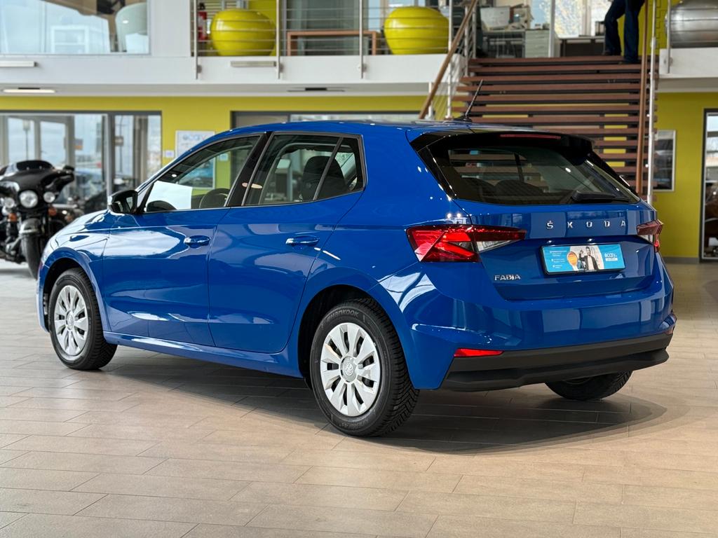 Skoda Fabia 2023 г. Синий, пробег 59500 км