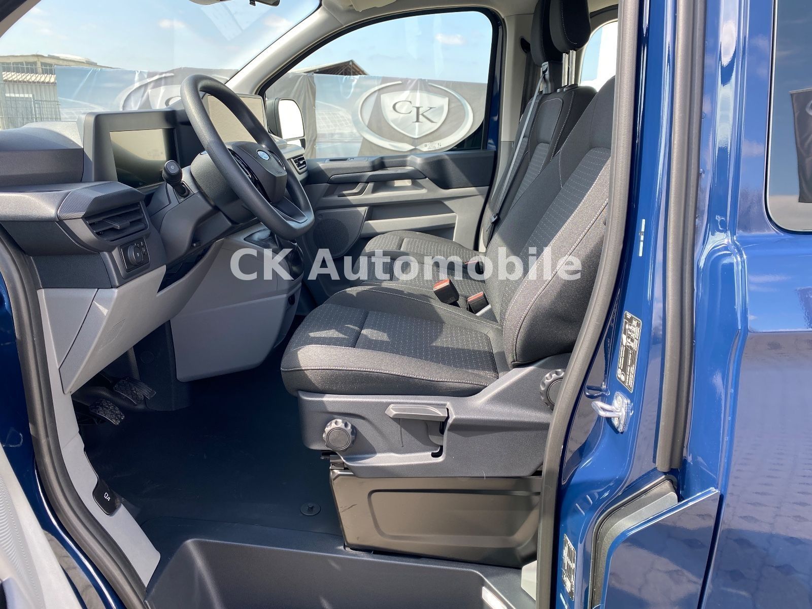 Fahrzeugabbildung Ford Transit Custom Kombi 2.0 Trend/9Sitze/Kamera