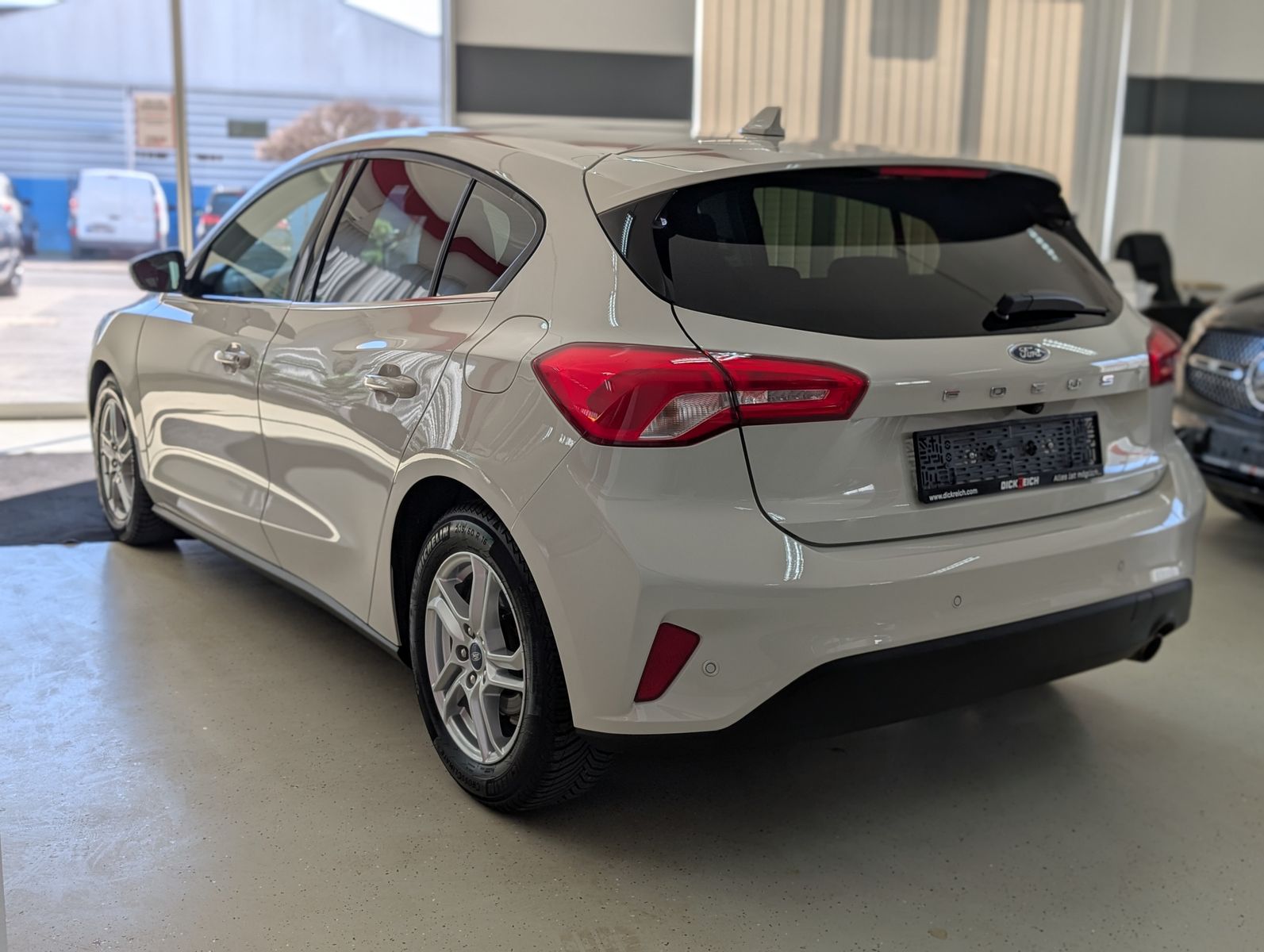 Fahrzeugabbildung Ford Focus Cool & Connect TEMP KAM LED SHZ CARPLAY