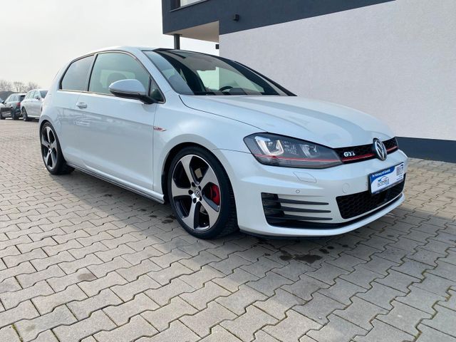 Volkswagen Golf VII Lim. GTI BMT|NAVI|LEDER|LED|SD