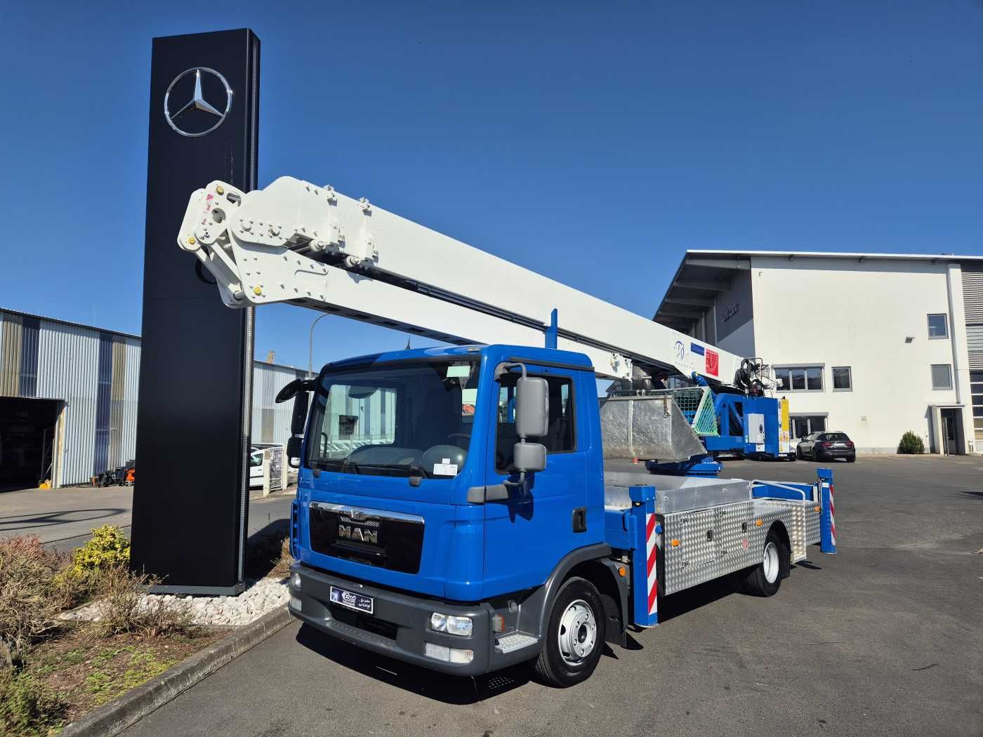Fahrzeugabbildung MAN TGL 8.150 Dachdeckerkran Klaas K25-30 TSP Funk