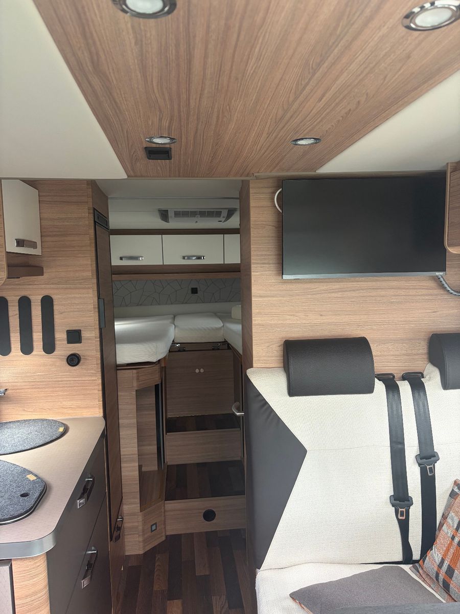 Fahrzeugabbildung Weinsberg CaraCompact Suite MB 640 MEG