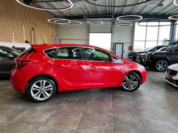 MYAUTOCENTER – Gebraucht- und Jahreswagen mit Werkstattservice in Pfaffenhofen Opel Astra J Lim. 5-trg. Cosmo *Klima*PDC*Tempomat*