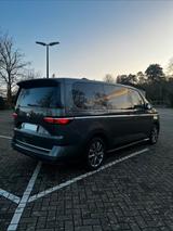 Volkswagen T7 Multivan 2.0 TDI SCR DSG Style Style - VW T7 Multivan Style Gebrauchtwagen