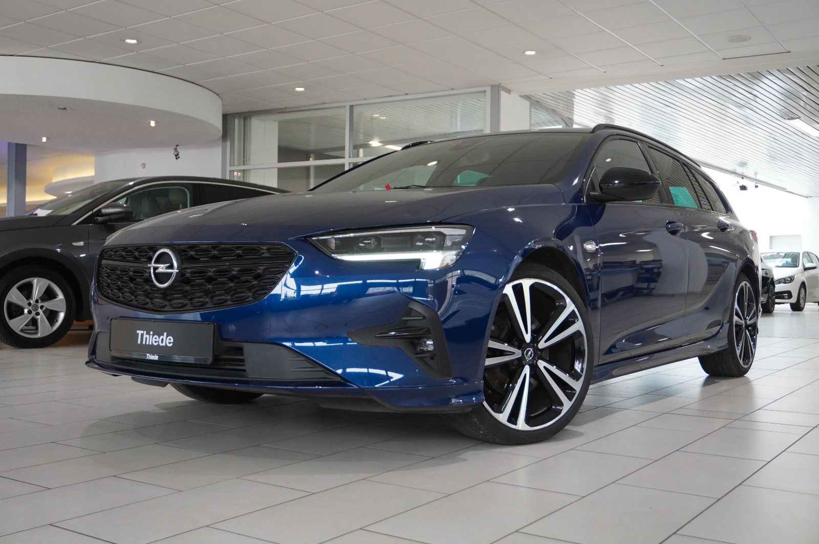 Fahrzeugabbildung Opel Insignia B ST 2.0D ULTIMATE NAVI/OPC/KAMERA/HUD