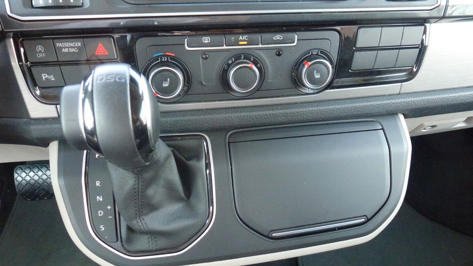 Fahrzeugabbildung Volkswagen T6 Westfalia Club Joker  - Hochdach -
