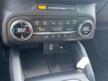 Fahrzeugabbildung Ford Focus ST-Line
