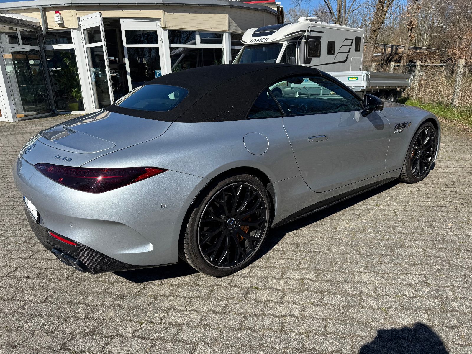 Fahrzeugabbildung Mercedes-Benz SL 63 AMG - Liftachse - Listenpreis ca.230.000 €