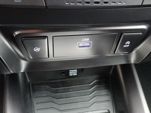 KGM Tivoli ESSENTIAL 1.5 Navi°AC°RFK°SHZ°ALU°DAB°Car