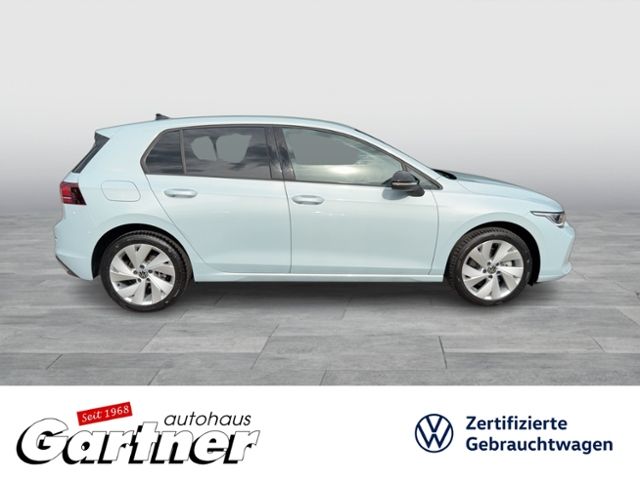 Golf VIII ENERGY 1.5 e-HYBRID DSG REAR VIEW NAVI