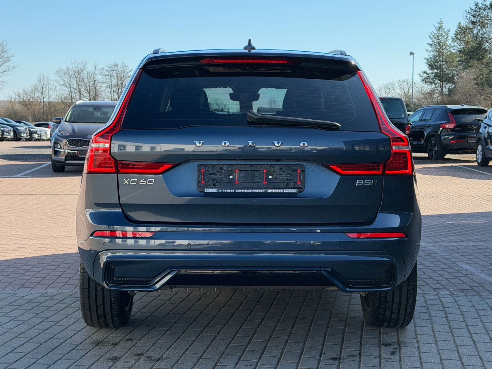 Fahrzeugabbildung Volvo XC60 B5 D Ultimate Dark AWD*STHZG*PANO*360°*ACC