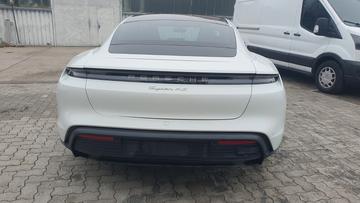 صورة 3 لـ 2020 Porsche TAYCAN
