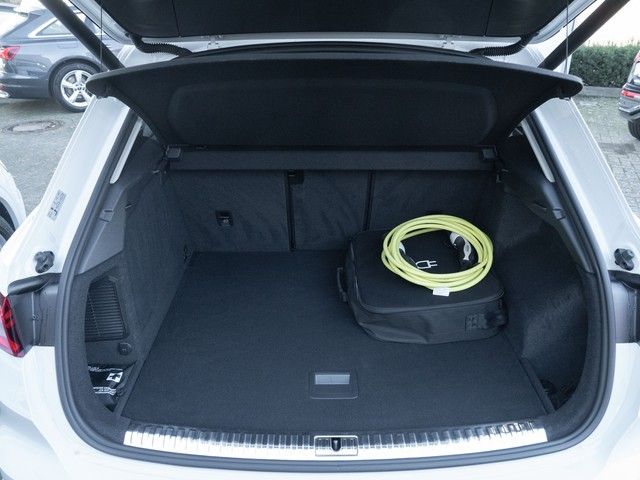 Q3 45 TFSI e S line AHK+MATRIX+RFK+NAVI