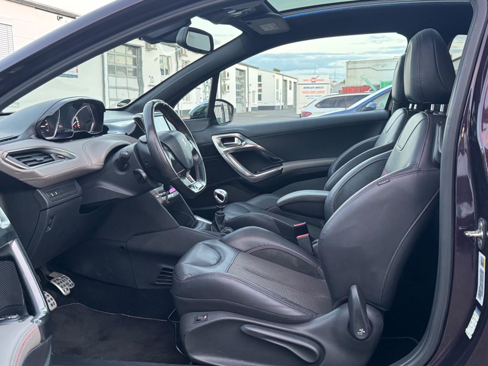 Peugeot 208 XY 1.6 THP 156 ch • BVM • Cuir • Toit Panoramique • GPS