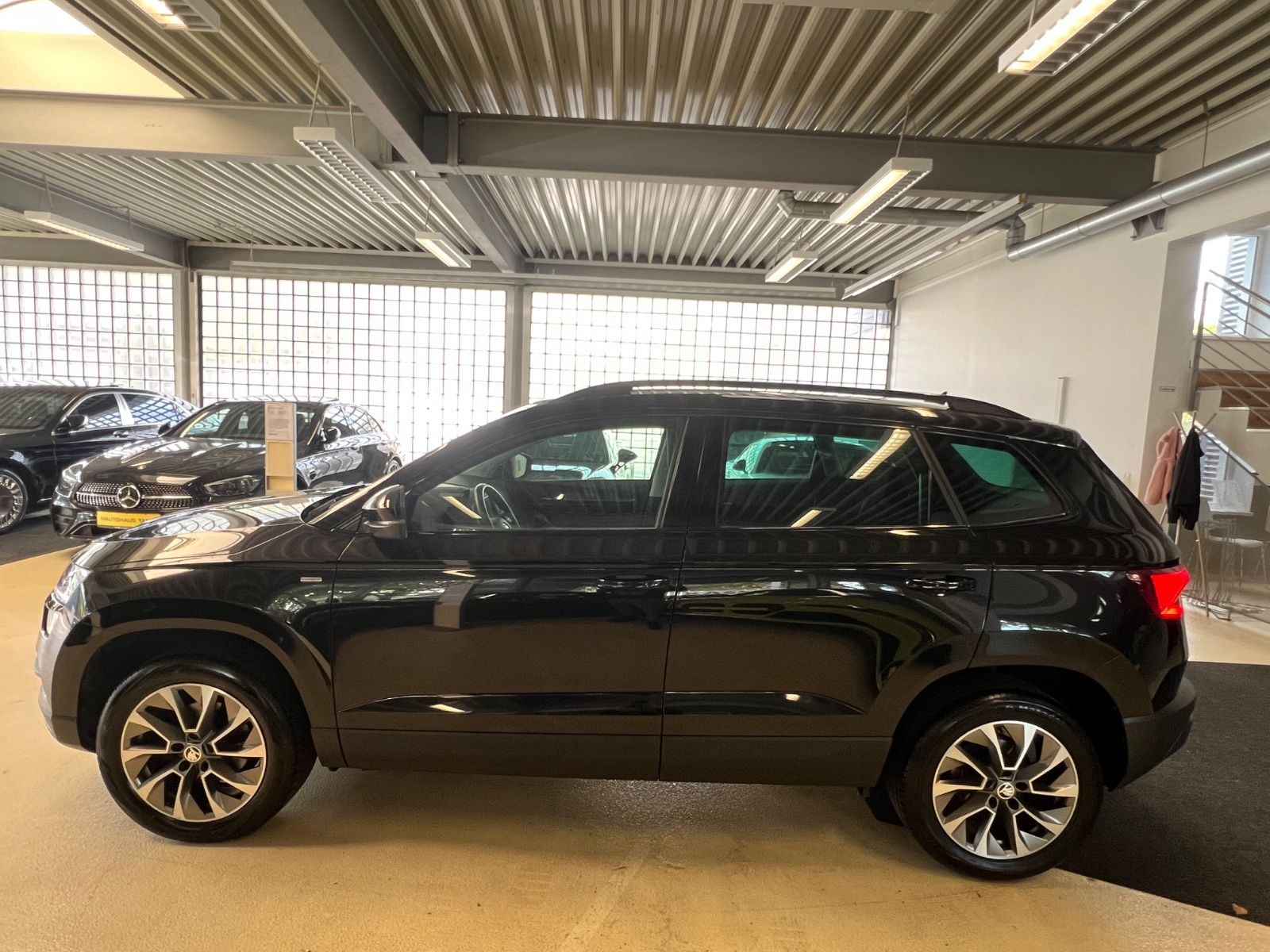 Fahrzeugabbildung SKODA Karoq Clever *4x SITZHEIZUNG*BEHEIZBARES LENKRAD