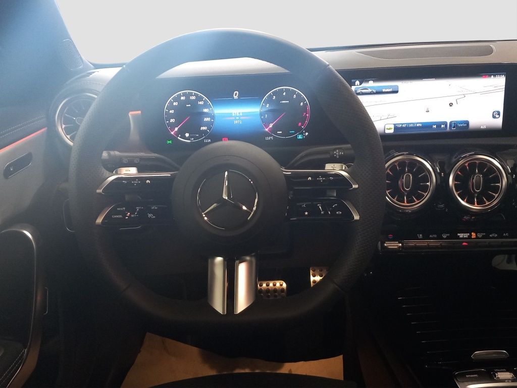 Fahrzeugabbildung Mercedes-Benz CLA 200 Shooting Brake AMG*Night*Navi*Pano*360°