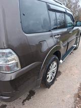 Mitsubishi Pajero 3,2 DI-D 4WD Automatik - - Mitsubishi Pajero von privat