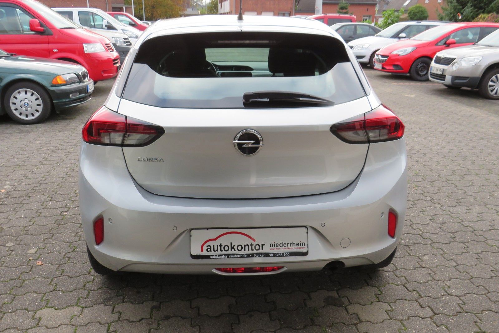Fahrzeugabbildung Opel Corsa F Edition AUTOMATIK NAVI SITZH. PDC 1.HD