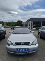 Opel Astra Cabrio 2.2 Edition 90 Jahre Bertone - Opel Astra mit Benzin-Antrieb: Cabrio, 2.2