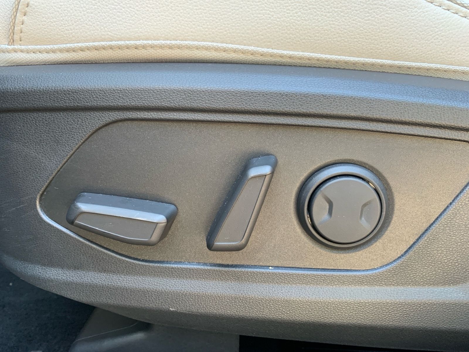 Fahrzeugabbildung Hyundai TUCSON 1.6 T-GDI 7-DCT Prime Hybrid