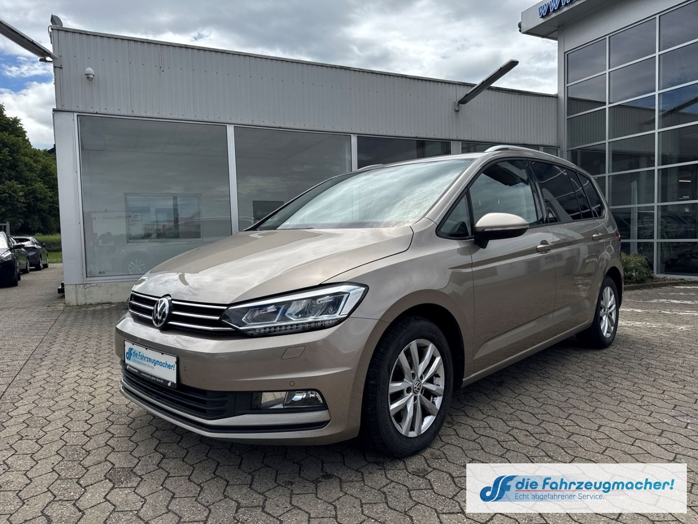 Fahrzeugabbildung Volkswagen Touran Comfortline BMT Start-Stopp AHK-klappbar