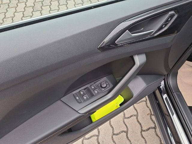 Fahrzeugabbildung Volkswagen T-Cross R-Line DSG Matrix  ACC AHK RFK Beats SH