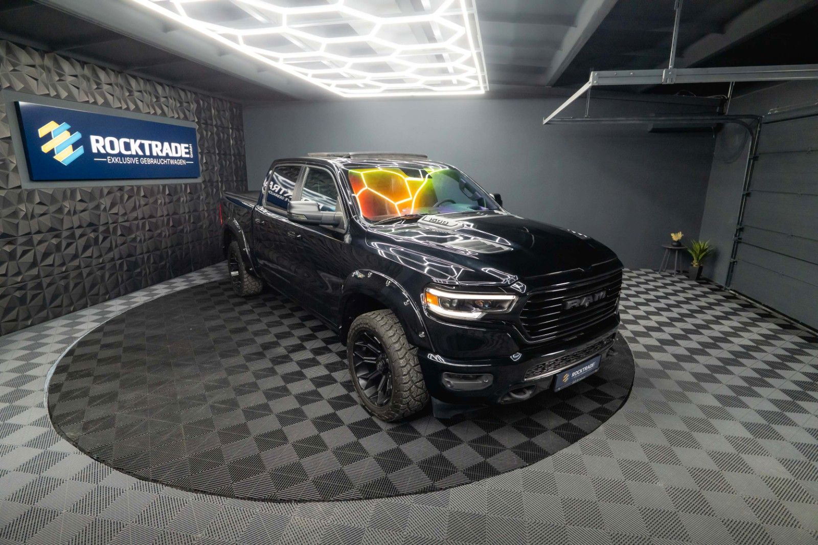 Fahrzeugabbildung Dodge RAM 5.7 V8 HEMI 4x4 LIMITED Offroad 100% Options