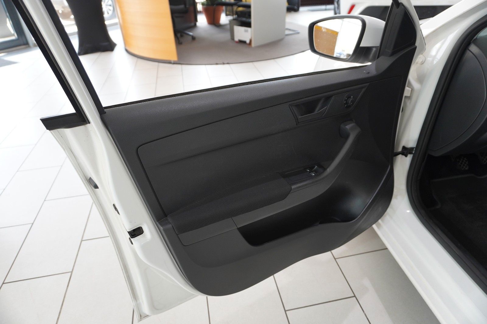 Fahrzeugabbildung SKODA Fabia LIM. 1.0 ACTIVE KLIMA/NEBEL/USB/AHK