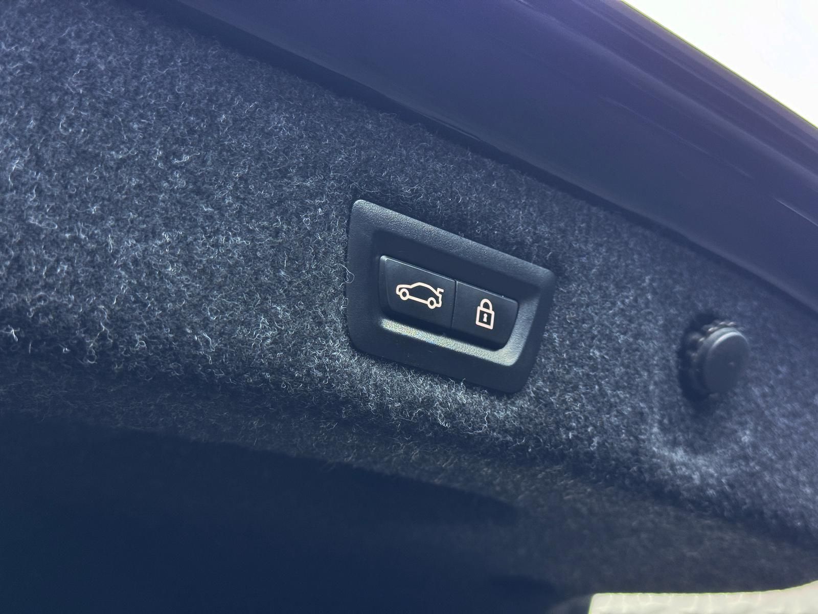 Fahrzeugabbildung BMW 530d M-PAKET*ACC*H&K*KEYLESS*HUD*R-CAM*DAB*LIVE