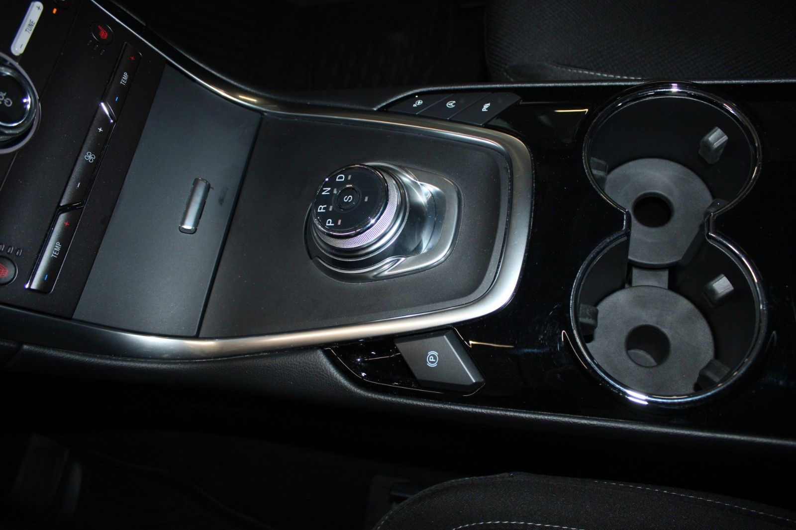 Fahrzeugabbildung Ford S-Max Titanium Automatik 7-Sitze AHK ACC CAM LED