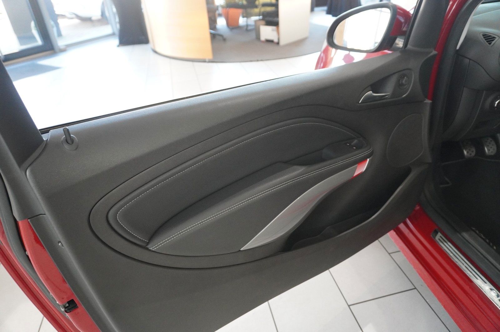 Fahrzeugabbildung Opel Adam S 1.4T SPORT NAVI/LED/SHZ/TEMP./OPC/PDC/USB