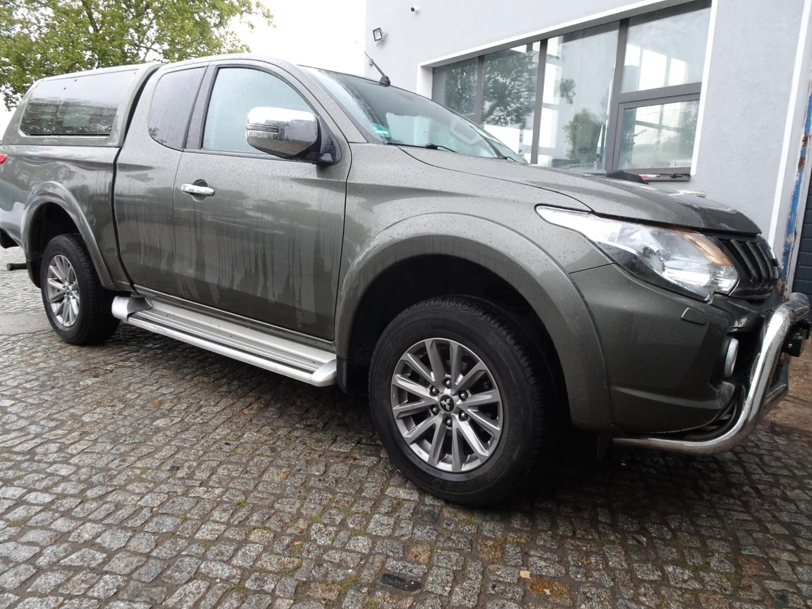 Mitsubishi L200 Plus Club Cab 4WD 133kW, KLIMATR-RCAM-AHK