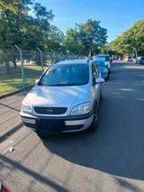 Opel zafira A famielen van 7 sitzer - Opel Zafira aus 2000