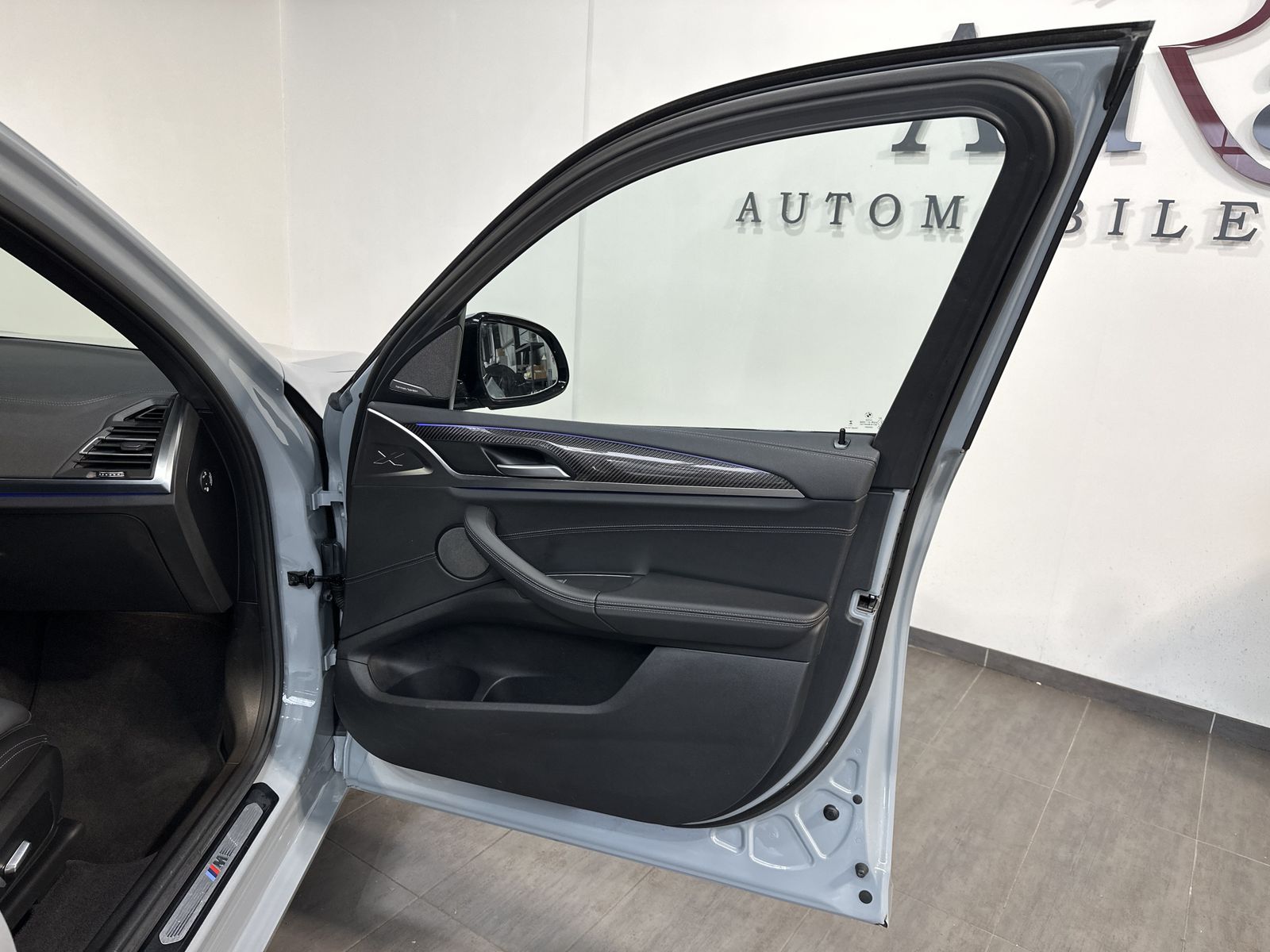 Fahrzeugabbildung BMW X3 xDrive30d M-Sport NAV+LASER+KAM+PANO+HUD+AHK