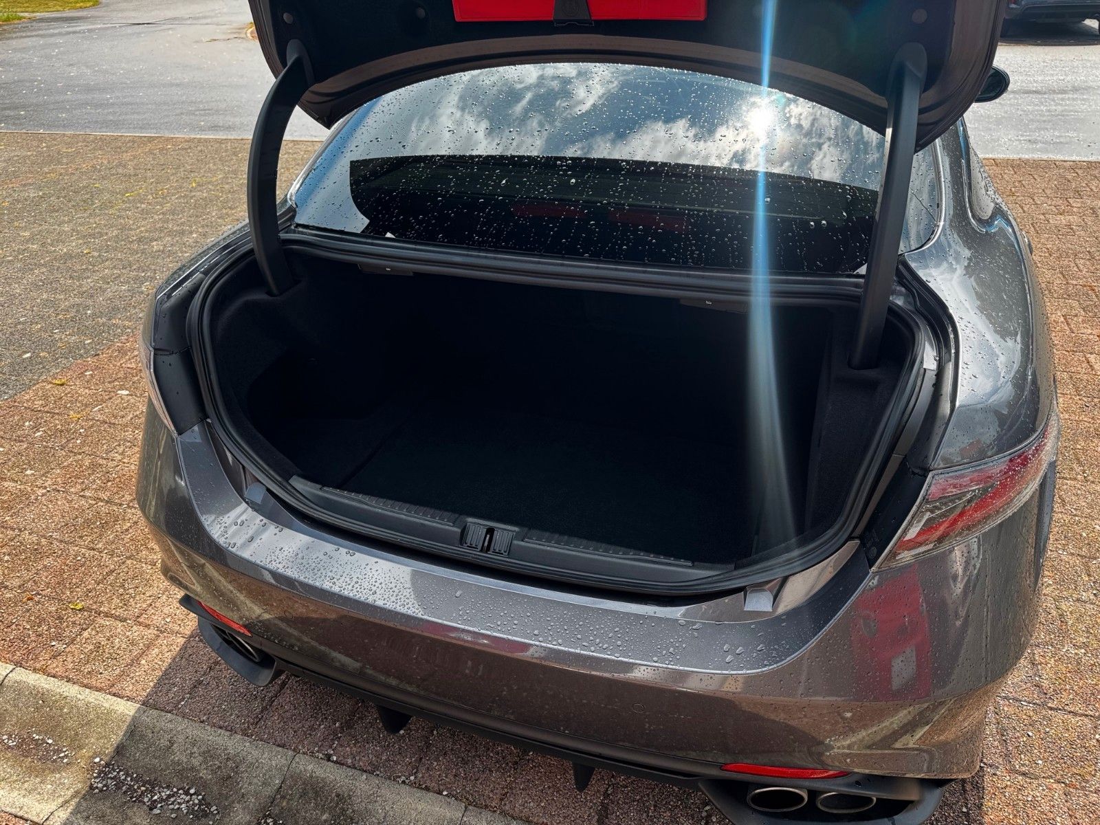 Fahrzeugabbildung Alfa Romeo Giulia Quadrifoglio 510PS 1.HAND NAVI KAMERA