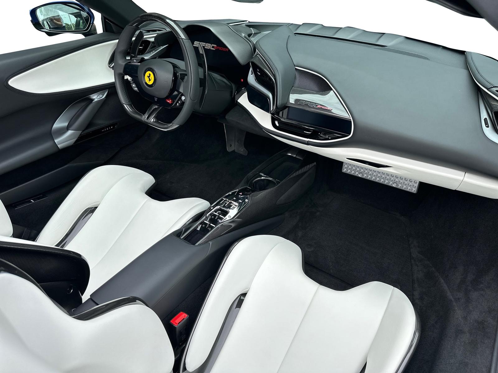 Ferrari SF90 Spider 130.000€ an optionals