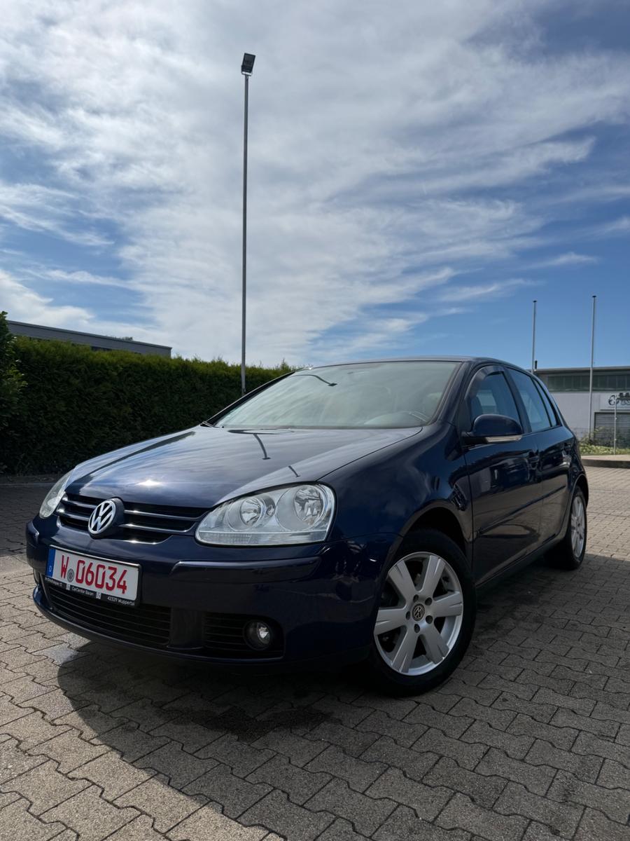 Volkswagen Golf V Lim. Tour PDC CARPLAY KLIMA