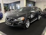 Volvo XC60 2.4 Diesel R-DESIGN*NAVI*LEDER*XENON*