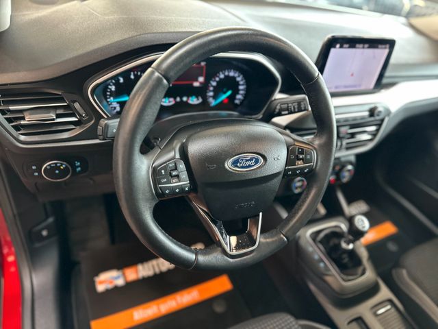 MYAUTOCENTER – Gebraucht- und Jahreswagen mit Werkstattservice in Pfaffenhofen Ford Focus Lim. *Pano*Kamera*AHK*LED*