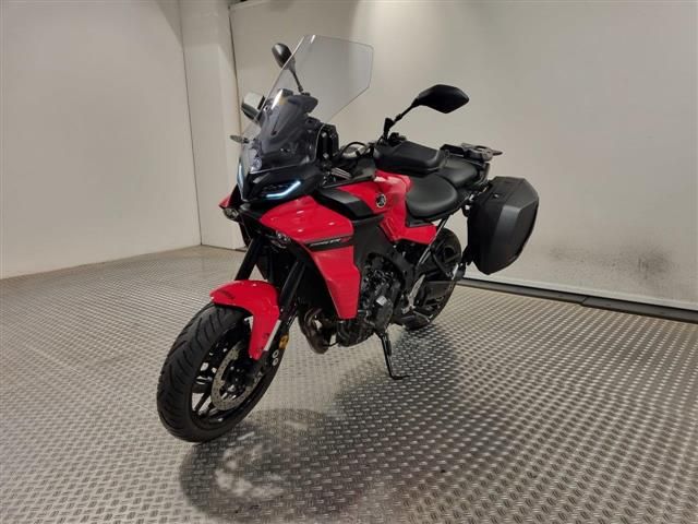 Yamaha Tracer 9 mit Koffern