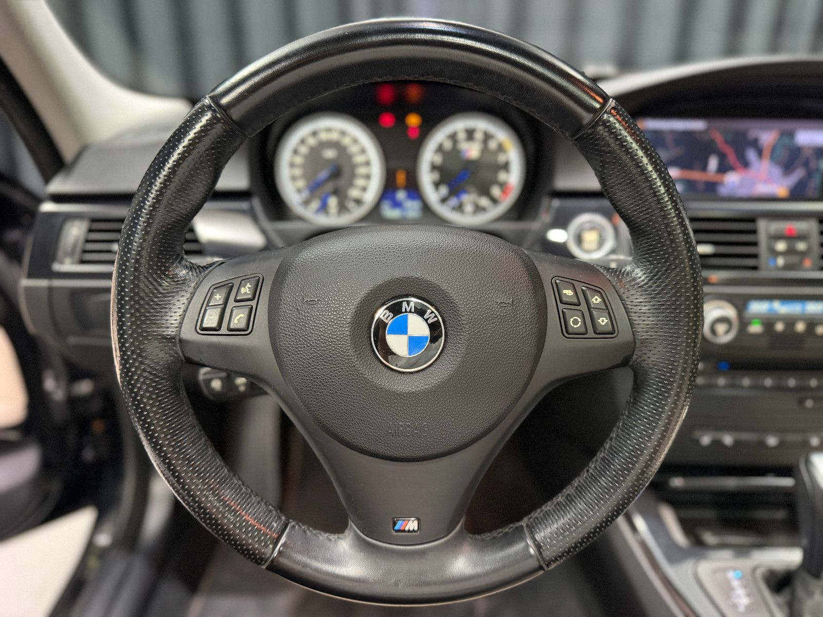 Fahrzeugabbildung BMW 335 i xDrive Touring|LEDER|NAVI|PANO