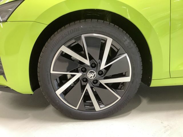 Octavia Combi Sportline 2,0 TDI Matrix Head-Up