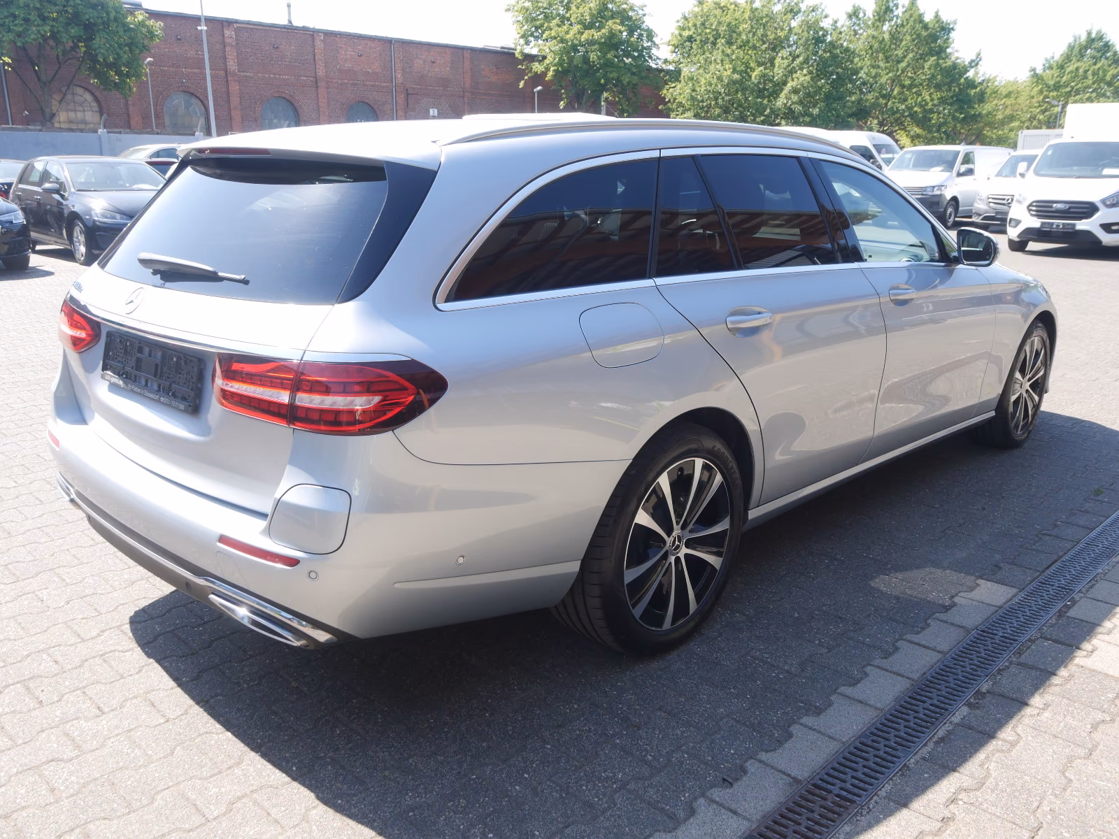 Mercedes-Benz E 300 de T Avantg. Business Distronic MBUX Navi
