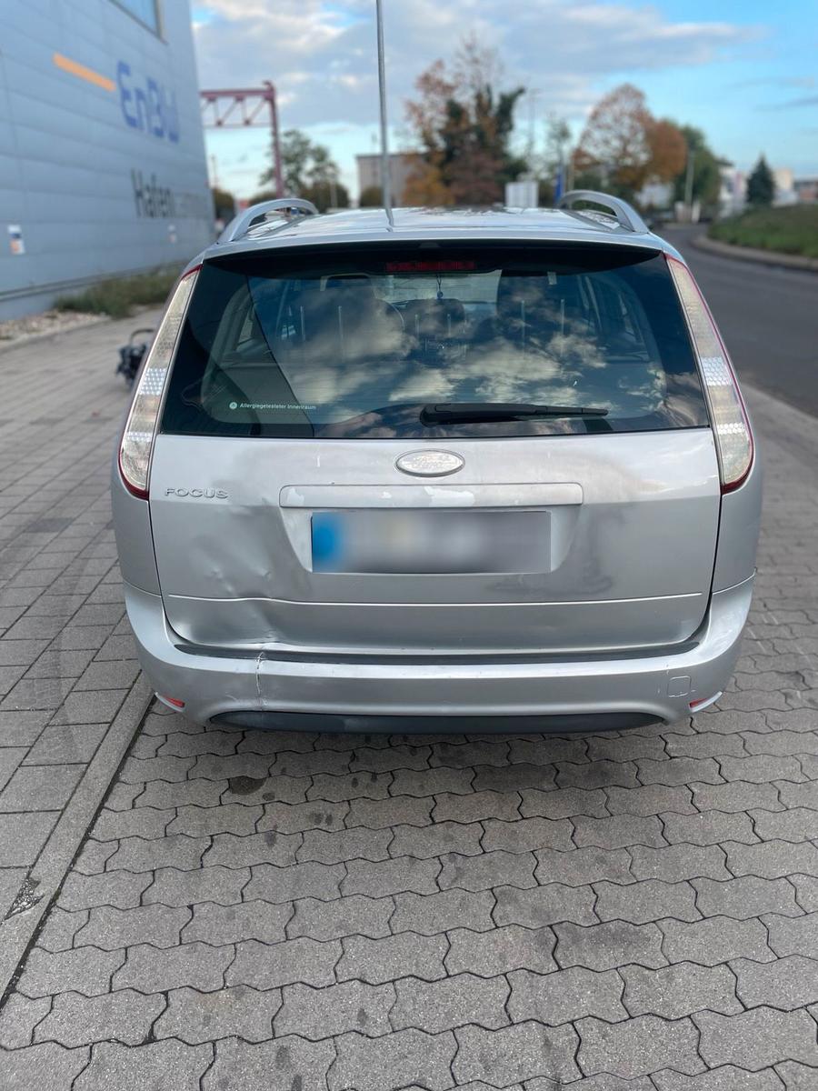 Ford Focus 2010 — photo 14
