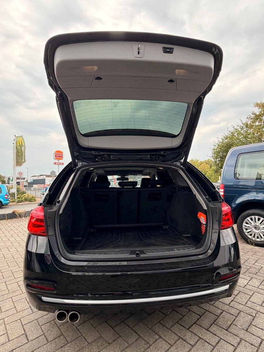 BMW 320i Touring Luxury Line
