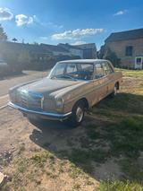 Mercedes-Benz /8 W115 220 - Mercedes-Benz C 220 mit Benzin-Antrieb