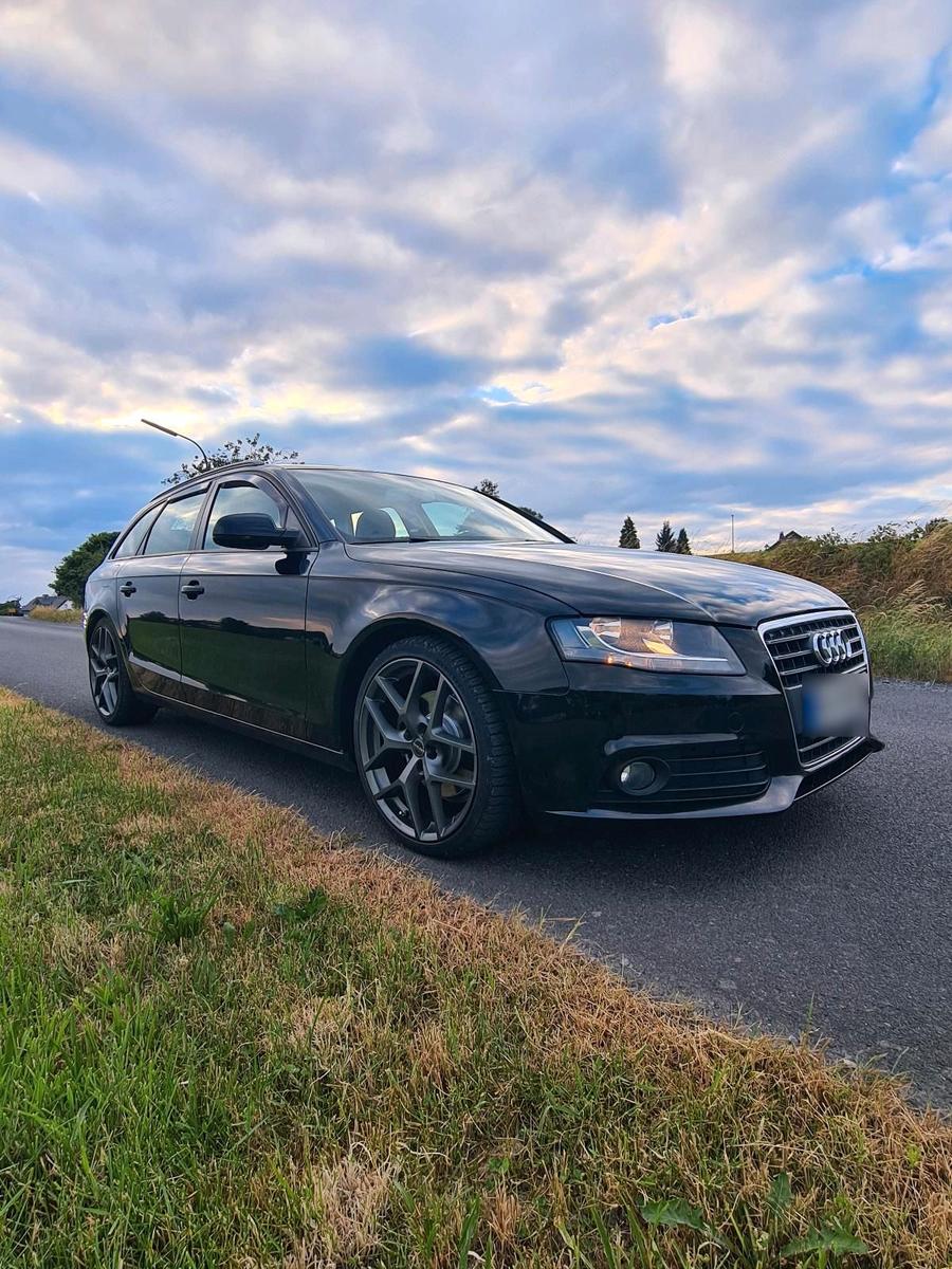 Audi A4 2009 — photo 7