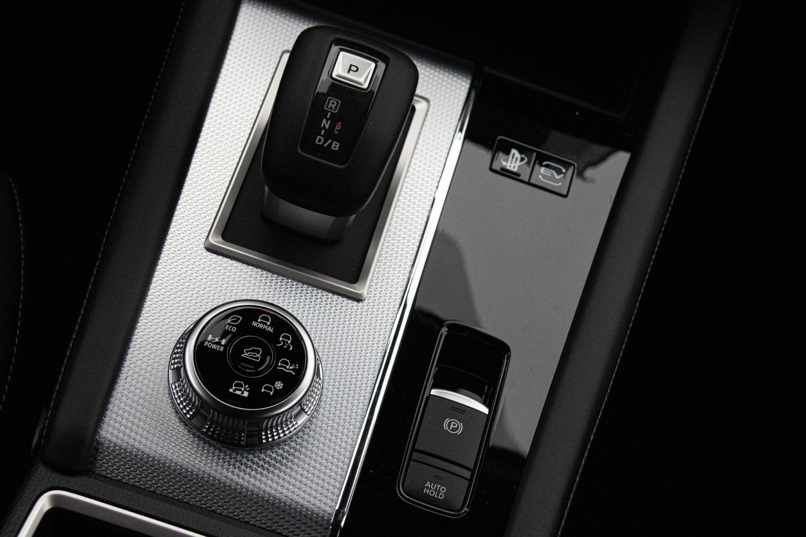 Fahrzeugabbildung Mitsubishi Outlander MY25  2.4 PHEV Top 4WD Leder Glasdach