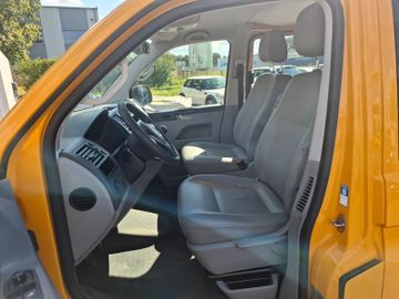 Volkswagen T5 Transporter - 2