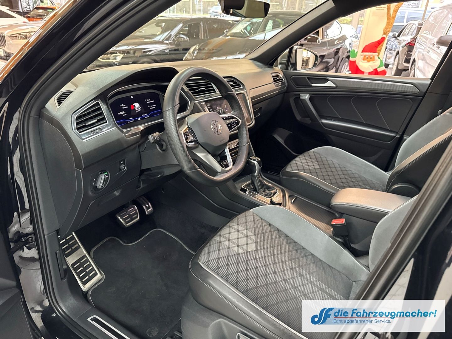 Fahrzeugabbildung Volkswagen Tiguan Allspace R-Line 4Motion Sportpaket HUD AD